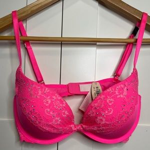 Victoria’s Secret padded Demi bra NWT 32D